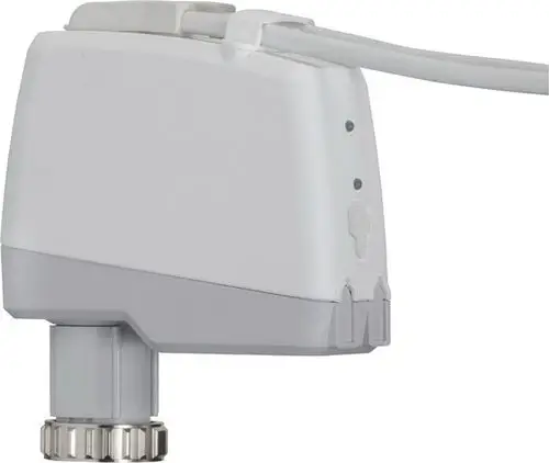 Weißer motorischer Stellantrieb von IMI Hydronic Engineering, mit Anschluss für Regelungs- und Steuerungssystem, sichtbar montiert mit Drehknopf.